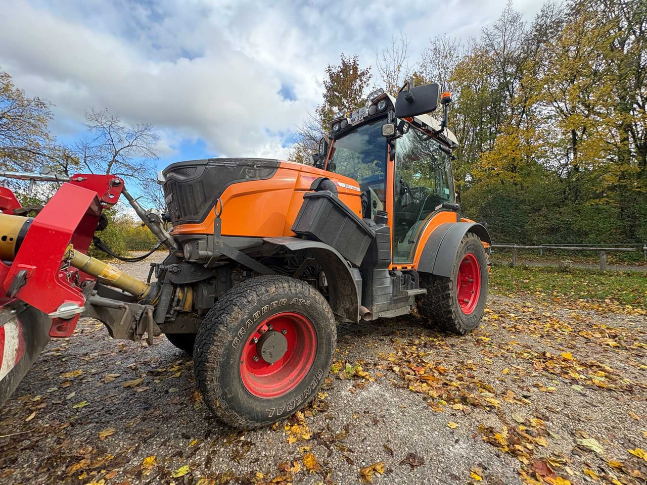 Fendt FENDT 209 V VARIO FARM TRACTOR WITH ALL-WHEEL DRIVE - Traktor: slika 1 Fendt FENDT 209 V VARIO FARM TRACTOR WITH ALL-WHEEL DRIVE - Traktor: slika 1