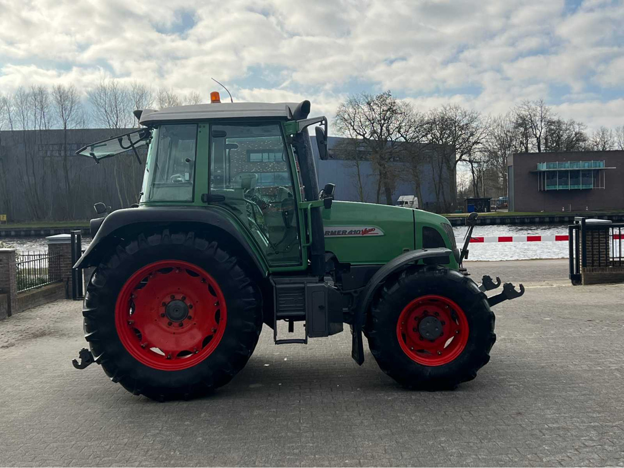 Fendt Farmer 410 - Traktor: slika 4 Fendt Farmer 410 - Traktor: slika 4