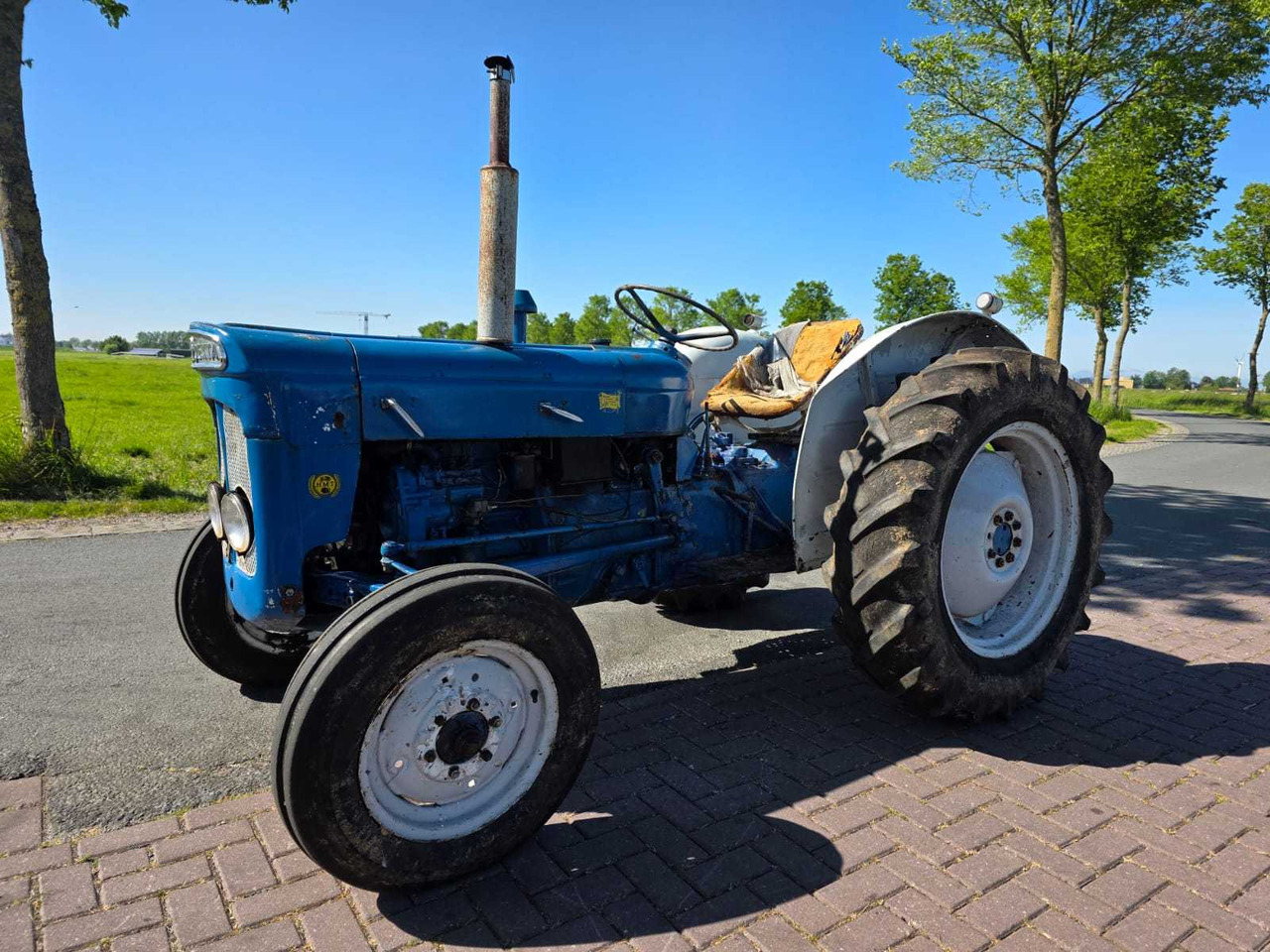 Ford Super Dexta - Traktor: slika 1 Ford Super Dexta - Traktor: slika 1