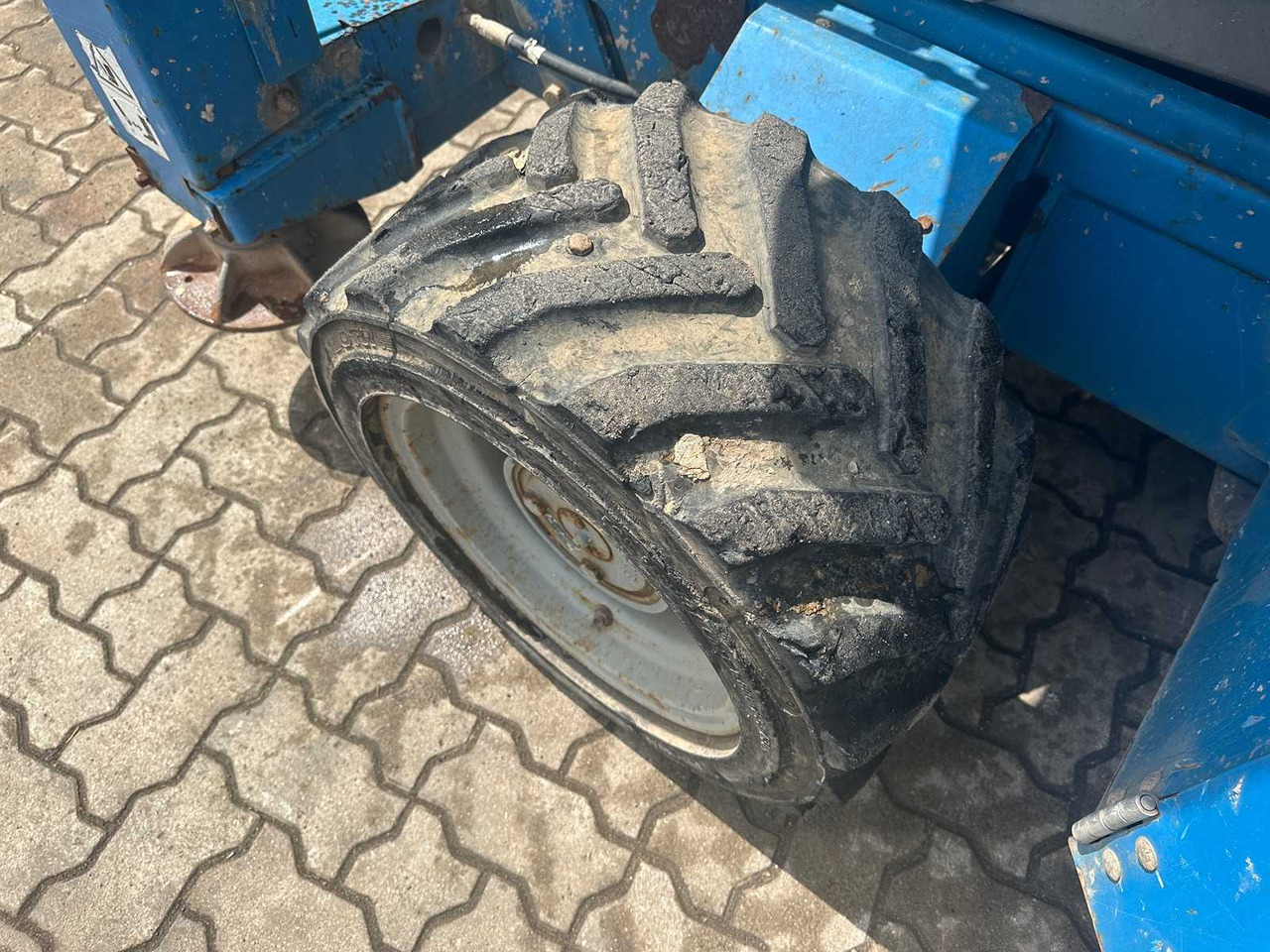 Vazdušna platforma Genie GS3369RT 4x4: slika 18