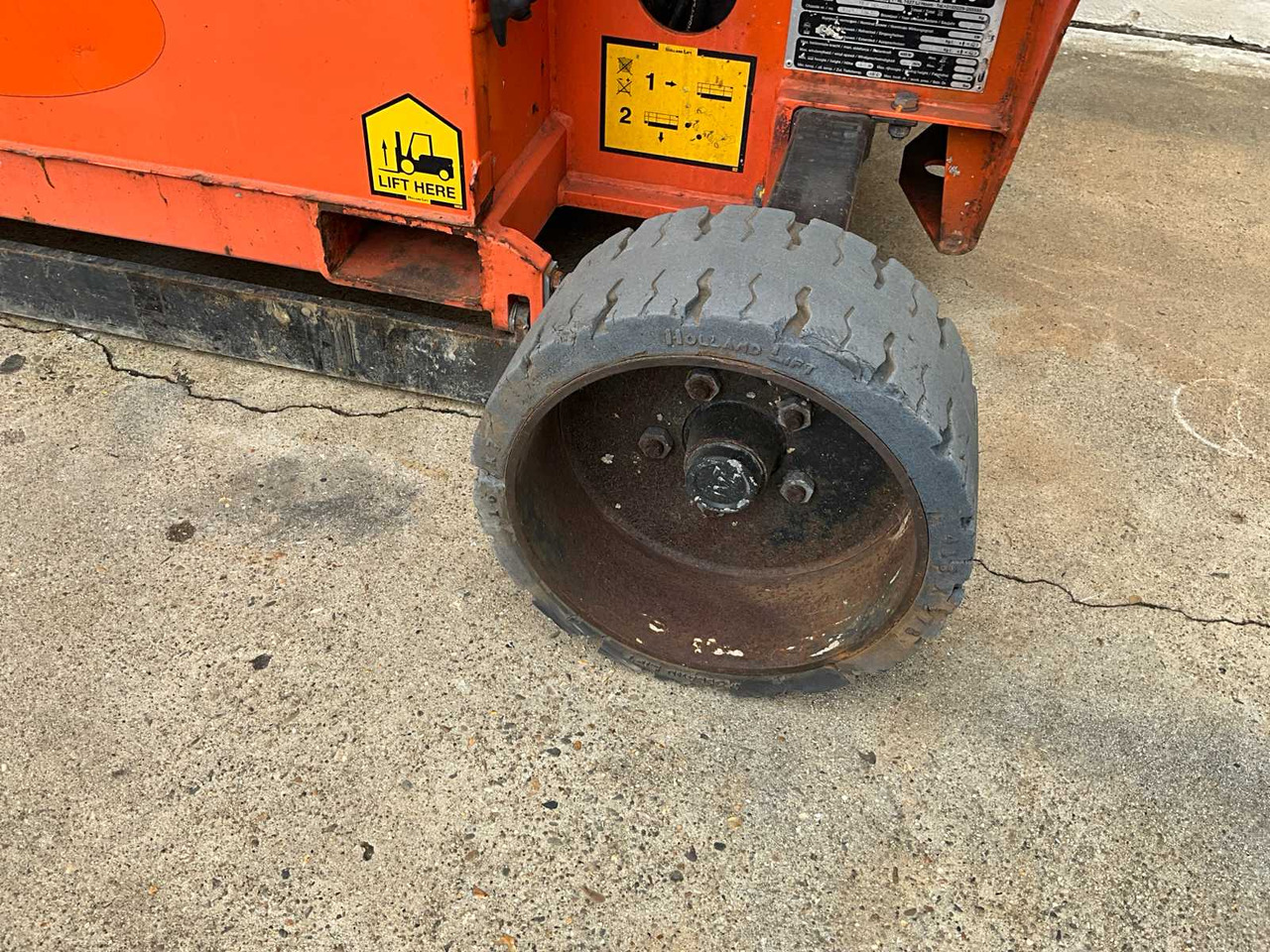 HOLLAND LIFT HL11816 SCISSOR LIFT AERIAL PLATFORM - Vazdušna platforma: slika 5 HOLLAND LIFT HL11816 SCISSOR LIFT AERIAL PLATFORM - Vazdušna platforma: slika 5