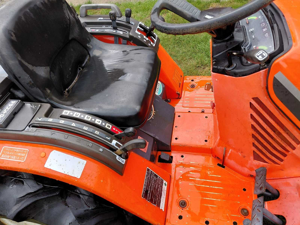 Mali traktor Hinomoto CX14: slika 6