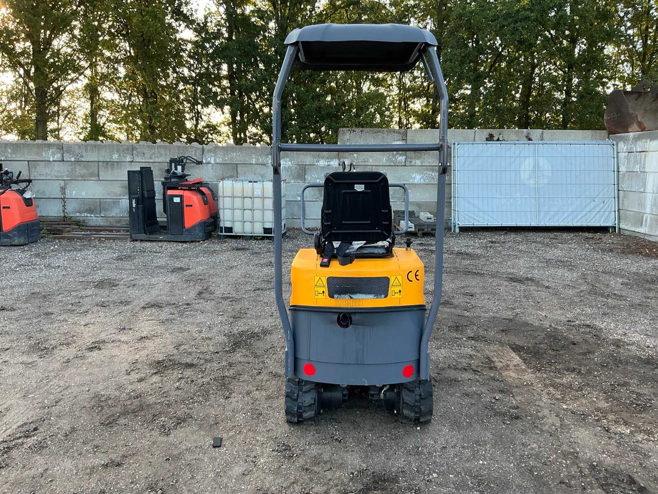 Hytec 2023 HYTEC XV10B MINI EXCAVATOR - Mini bager: slika 4 Hytec 2023 HYTEC XV10B MINI EXCAVATOR - Mini bager: slika 4