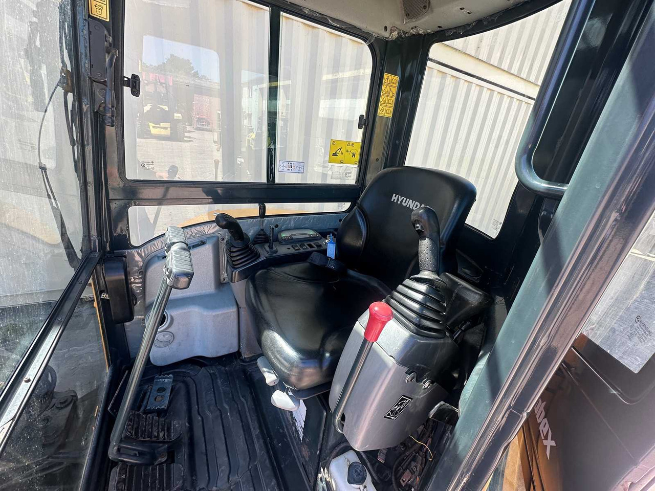 Mini bager Hyundai Robex25Z-9AK: slika 32