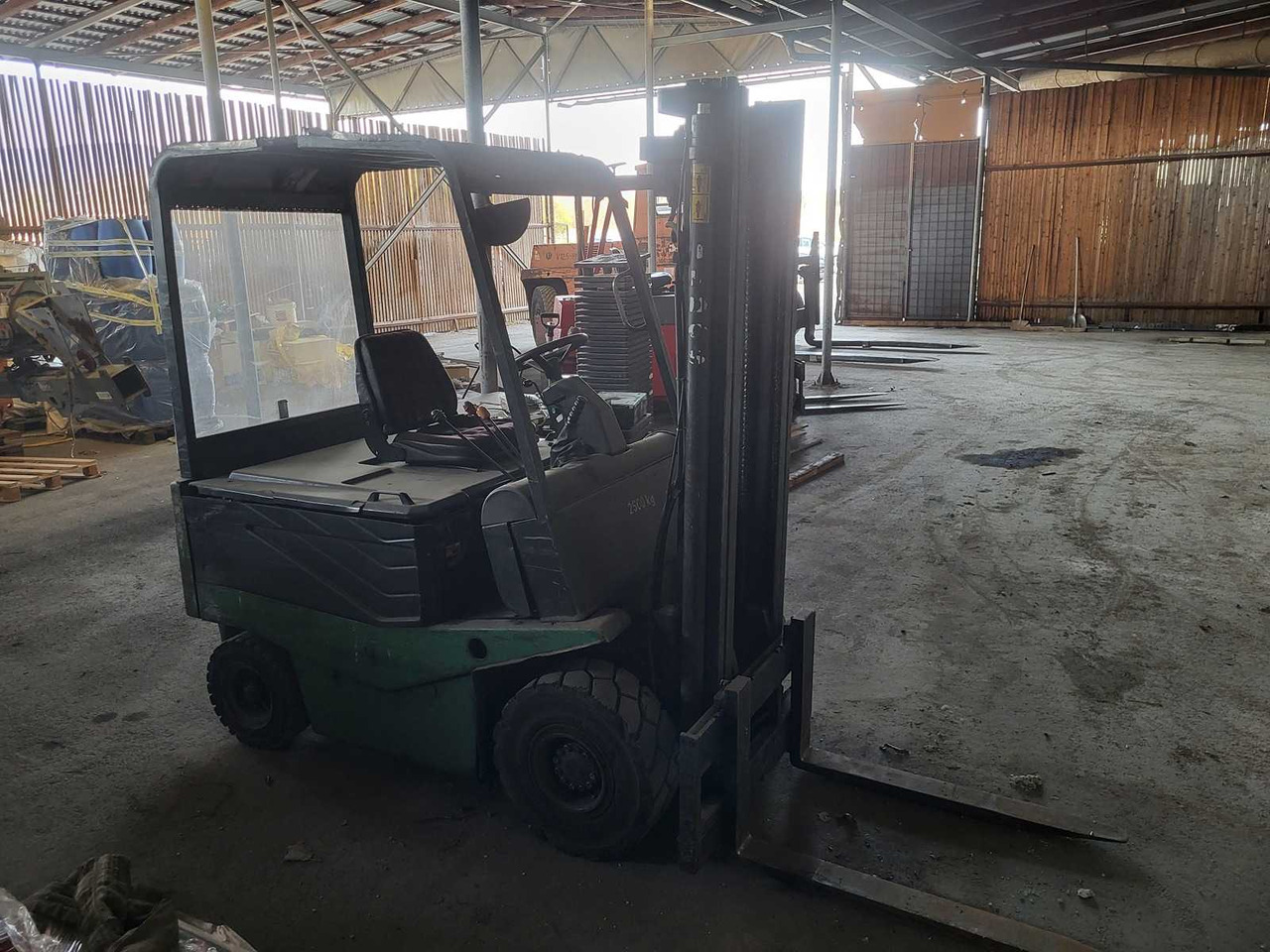 INDOS - E25 SX3.3P - FORKLIFT TRUCKS - 1999 - Viljuškar: slika 4 INDOS - E25 SX3.3P - FORKLIFT TRUCKS - 1999 - Viljuškar: slika 4