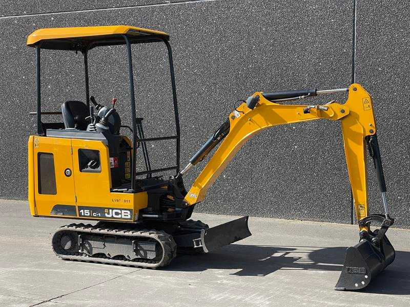 JCB 15 C-1 - Bager guseničar: slika 1 JCB 15 C-1 - Bager guseničar: slika 1