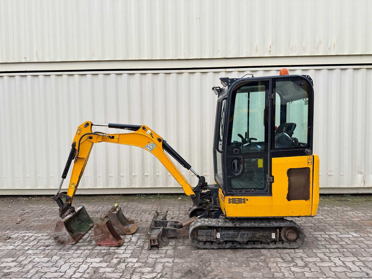 JCB - 16C-1 - 2022 - MINI EXCAVATOR - 3 X BUCKET - Mini bager: slika 2 JCB - 16C-1 - 2022 - MINI EXCAVATOR - 3 X BUCKET - Mini bager: slika 2