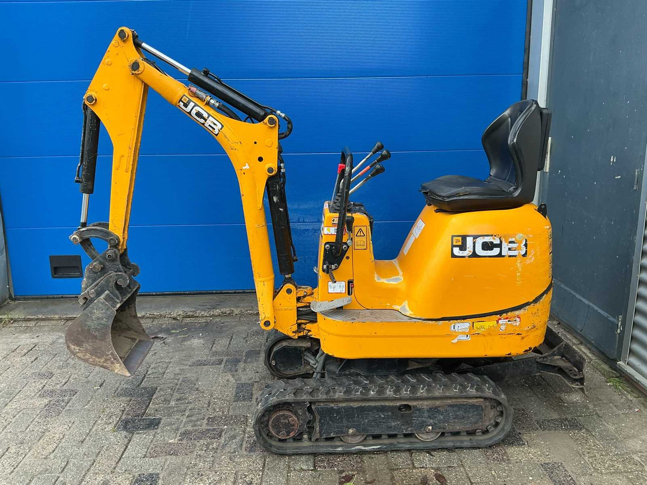 JCB 8008 - Mini bager: slika 3 JCB 8008 - Mini bager: slika 3