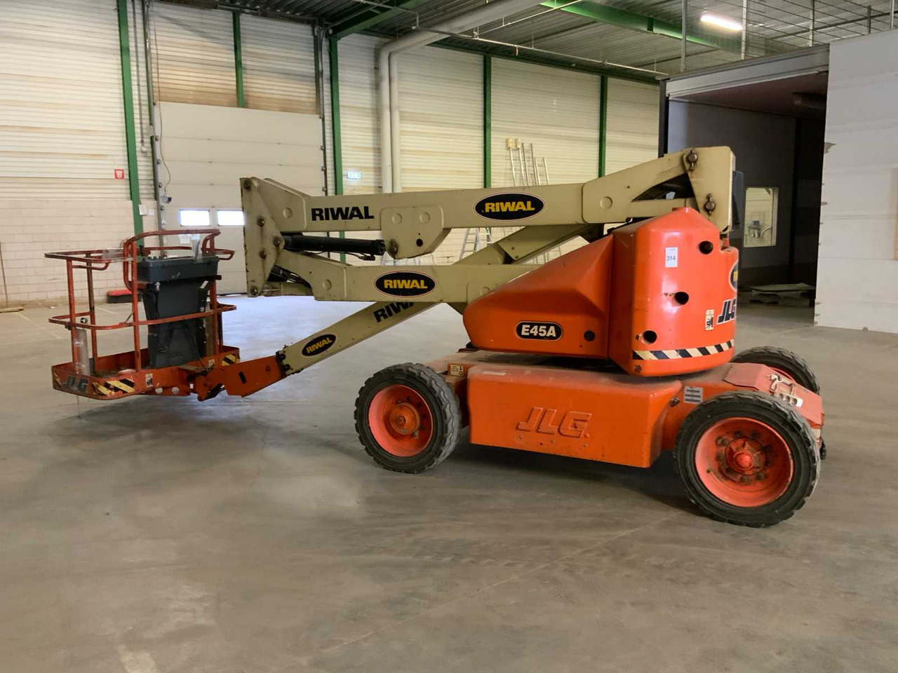 JLG E45A - Vazdušna platforma: slika 1 JLG E45A - Vazdušna platforma: slika 1