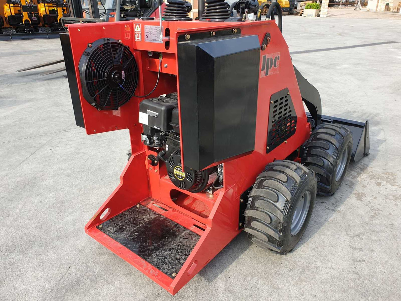 Utovarivač točkaš JPC HT320 SKID STEER LOADER: slika 11 Utovarivač točkaš JPC HT320 SKID STEER LOADER: slika 11