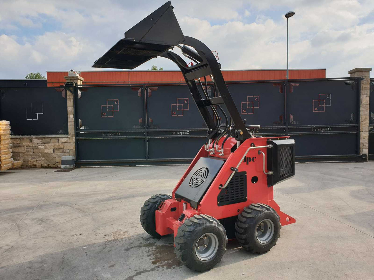 Utovarivač točkaš JPC HT320 SKID STEER LOADER: slika 17 Utovarivač točkaš JPC HT320 SKID STEER LOADER: slika 17