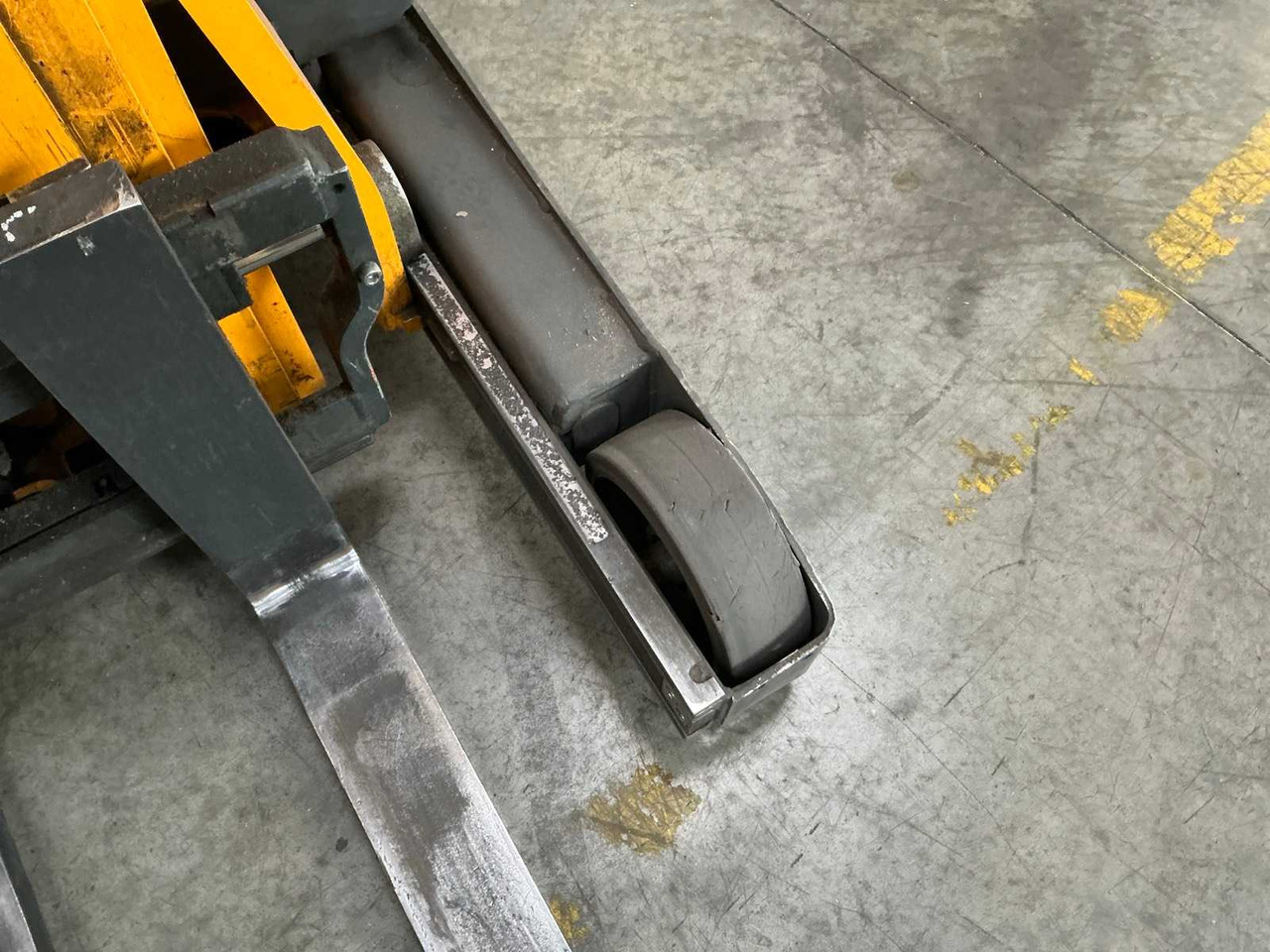 Viljuškar JUNGHEINRICH - 2015 - ETV214 - FORKLIFT: slika 8 Viljuškar JUNGHEINRICH - 2015 - ETV214 - FORKLIFT: slika 8