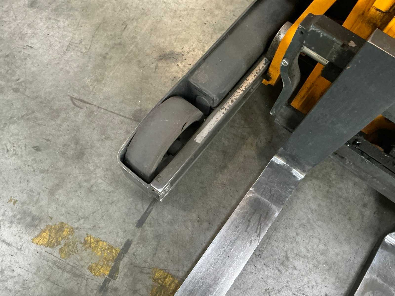 Viljuškar JUNGHEINRICH - 2015 - ETV214 - FORKLIFT: slika 9 Viljuškar JUNGHEINRICH - 2015 - ETV214 - FORKLIFT: slika 9