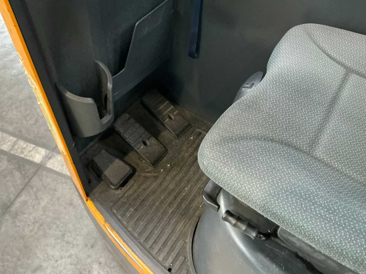 Viljuškar JUNGHEINRICH - 2015 - ETV214 - FORKLIFT: slika 14 Viljuškar JUNGHEINRICH - 2015 - ETV214 - FORKLIFT: slika 14