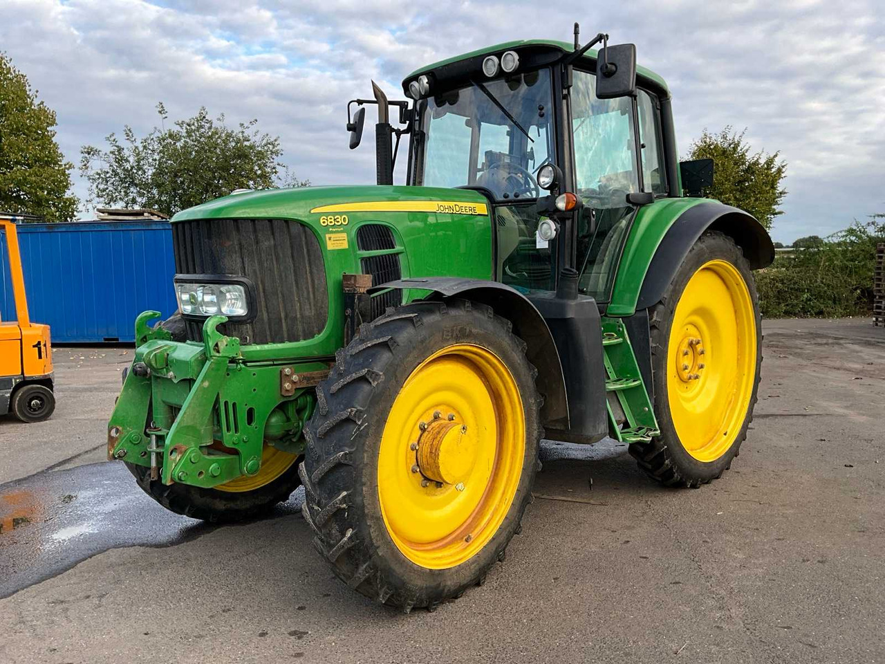 John Deere 6830 Premium - Traktor: slika 1 John Deere 6830 Premium - Traktor: slika 1