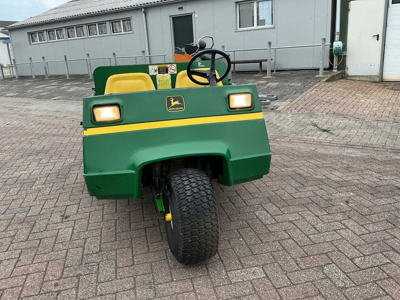 John Deere AMT 626 - Komunalni traktor: slika 3 John Deere AMT 626 - Komunalni traktor: slika 3