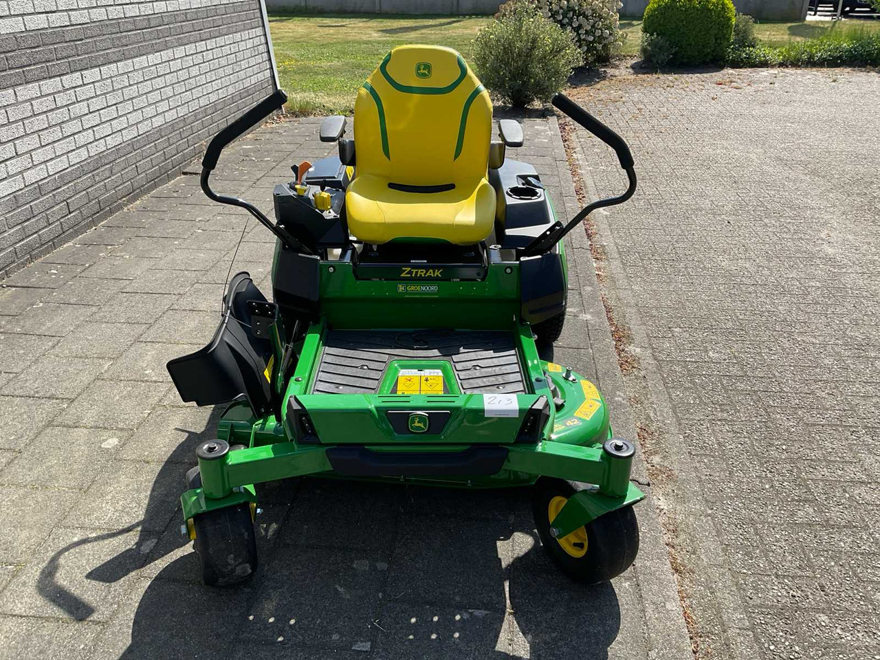 John Deere Z320R - Baštenska kosačica: slika 5 John Deere Z320R - Baštenska kosačica: slika 5