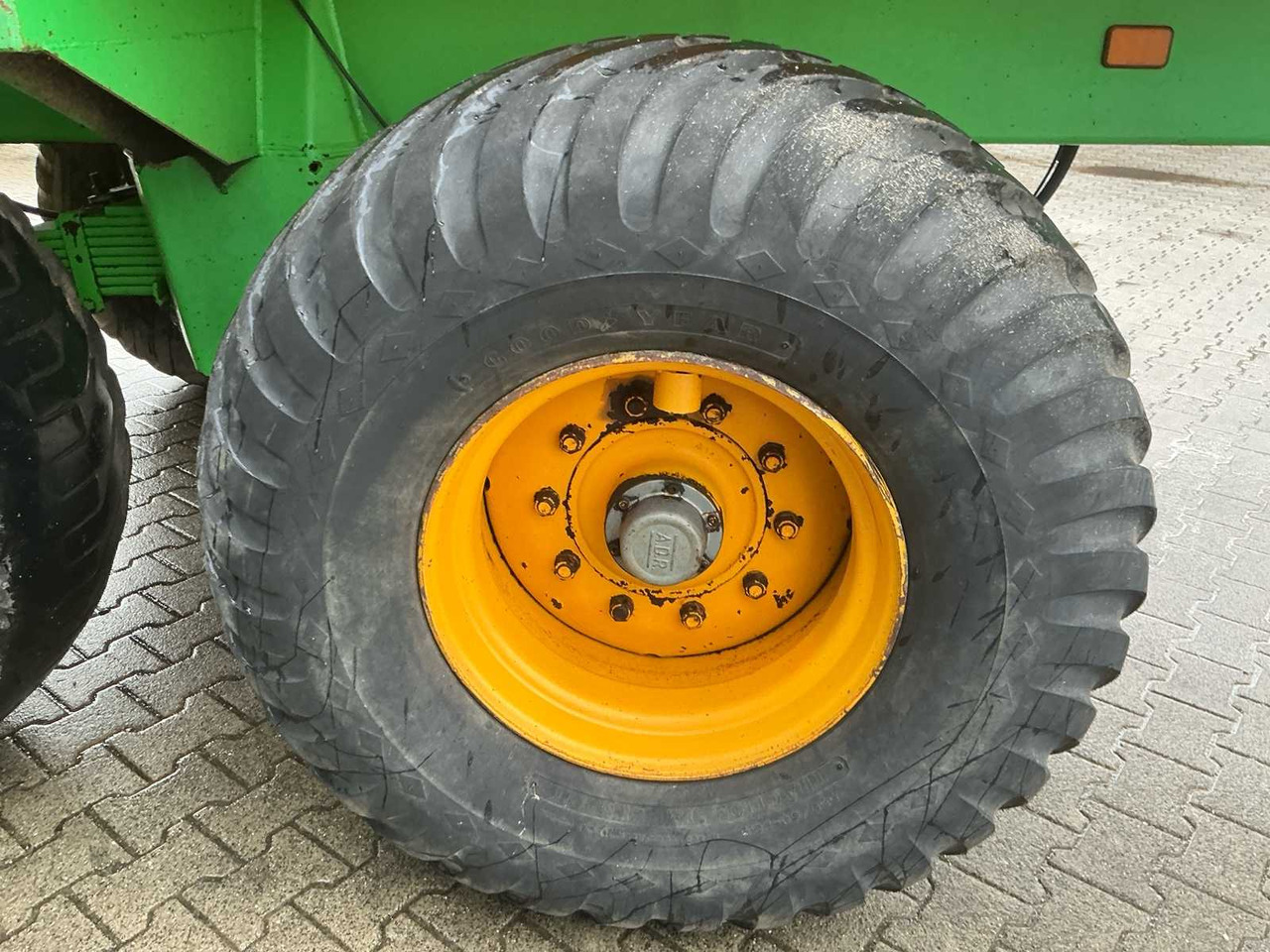 Traktorska prikolica za farmu/ Kiper Joskin 16000BCL: slika 9 Traktorska prikolica za farmu/ Kiper Joskin 16000BCL: slika 9