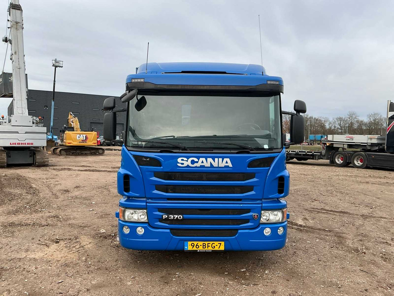 2014 SCANIA P370 SEMI-TRAILER TRACTOR WITH 2001 DE VRIES JV10000 FISH SALES SEMI-TRAILER - Kamion: slika 3 2014 SCANIA P370 SEMI-TRAILER TRACTOR WITH 2001 DE VRIES JV10000 FISH SALES SEMI-TRAILER - Kamion: slika 3