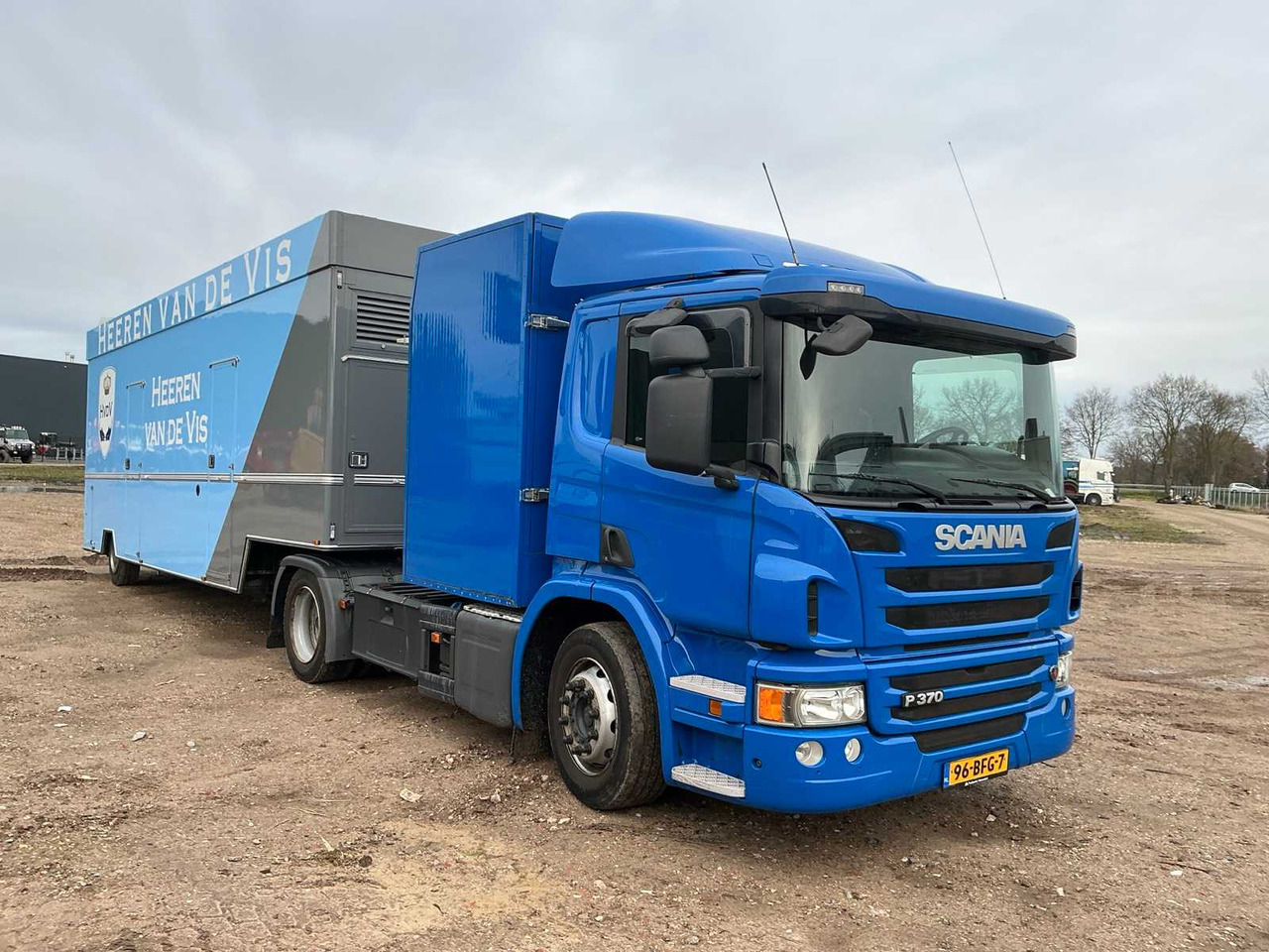 2014 SCANIA P370 SEMI-TRAILER TRACTOR WITH 2001 DE VRIES JV10000 FISH SALES SEMI-TRAILER - Kamion: slika 4 2014 SCANIA P370 SEMI-TRAILER TRACTOR WITH 2001 DE VRIES JV10000 FISH SALES SEMI-TRAILER - Kamion: slika 4