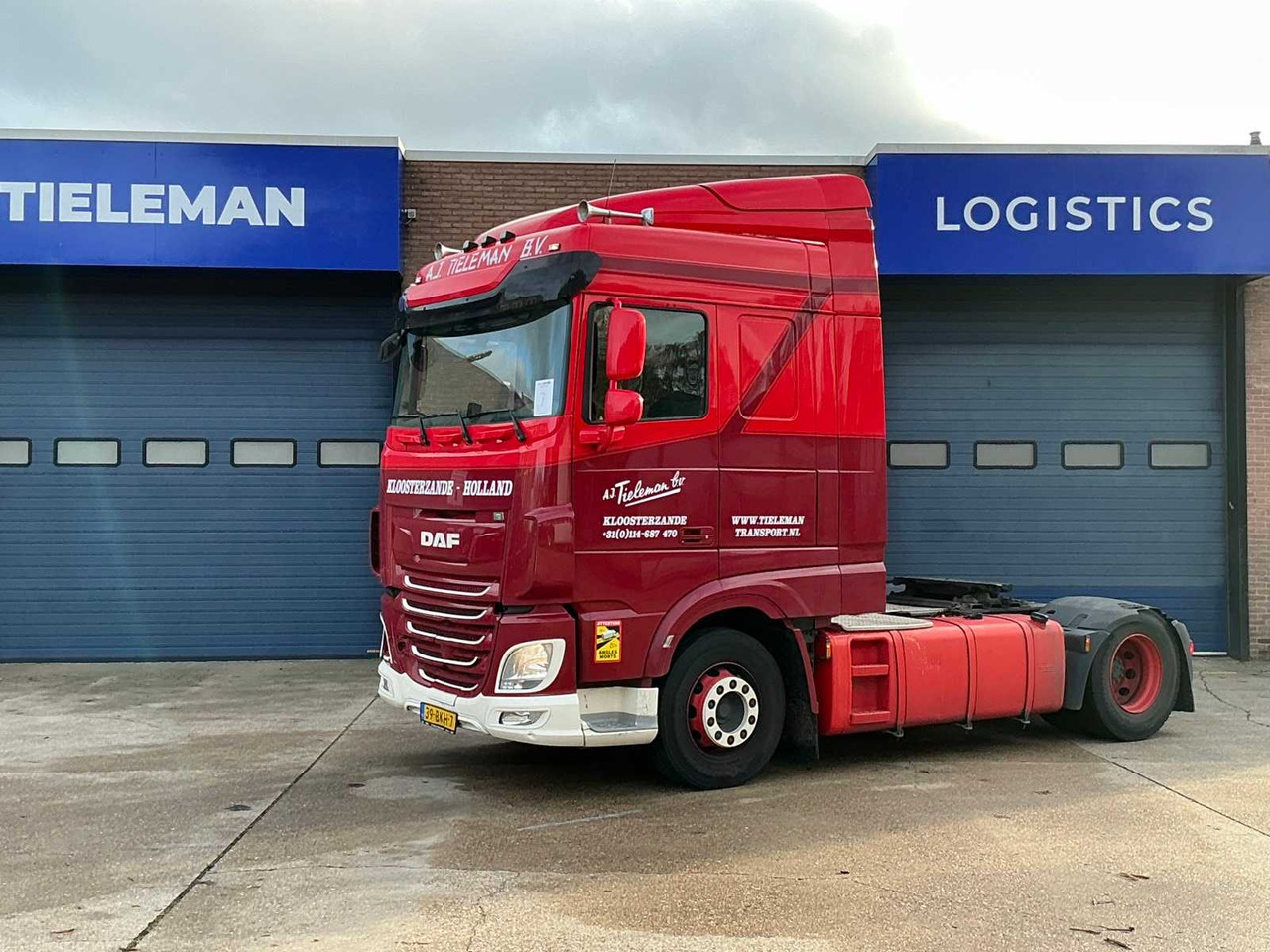 2017 DAF XF480FT SEMI-TRAILER TRACTOR - Kamion: slika 1 2017 DAF XF480FT SEMI-TRAILER TRACTOR - Kamion: slika 1