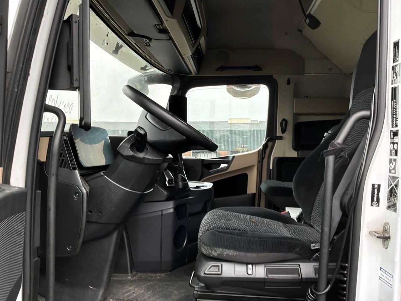 Kamion 2019 MERCEDES-BENZ ACTROS SEMI-TRAILER TRACTOR 85-BTF-7: slika 8 Kamion 2019 MERCEDES-BENZ ACTROS SEMI-TRAILER TRACTOR 85-BTF-7: slika 8