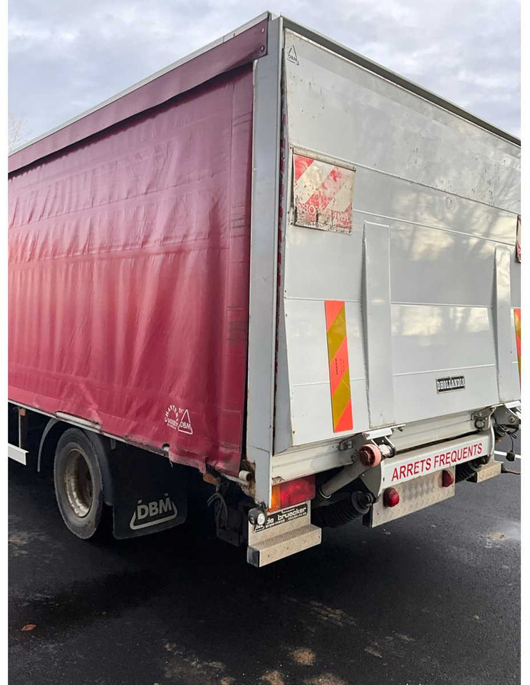 IVECO EUROCARGO 120EL18 - HYDRAULIC TAIL LIFT & TARPAULINS - 140000KM - Kamion: slika 3 IVECO EUROCARGO 120EL18 - HYDRAULIC TAIL LIFT & TARPAULINS - 140000KM - Kamion: slika 3