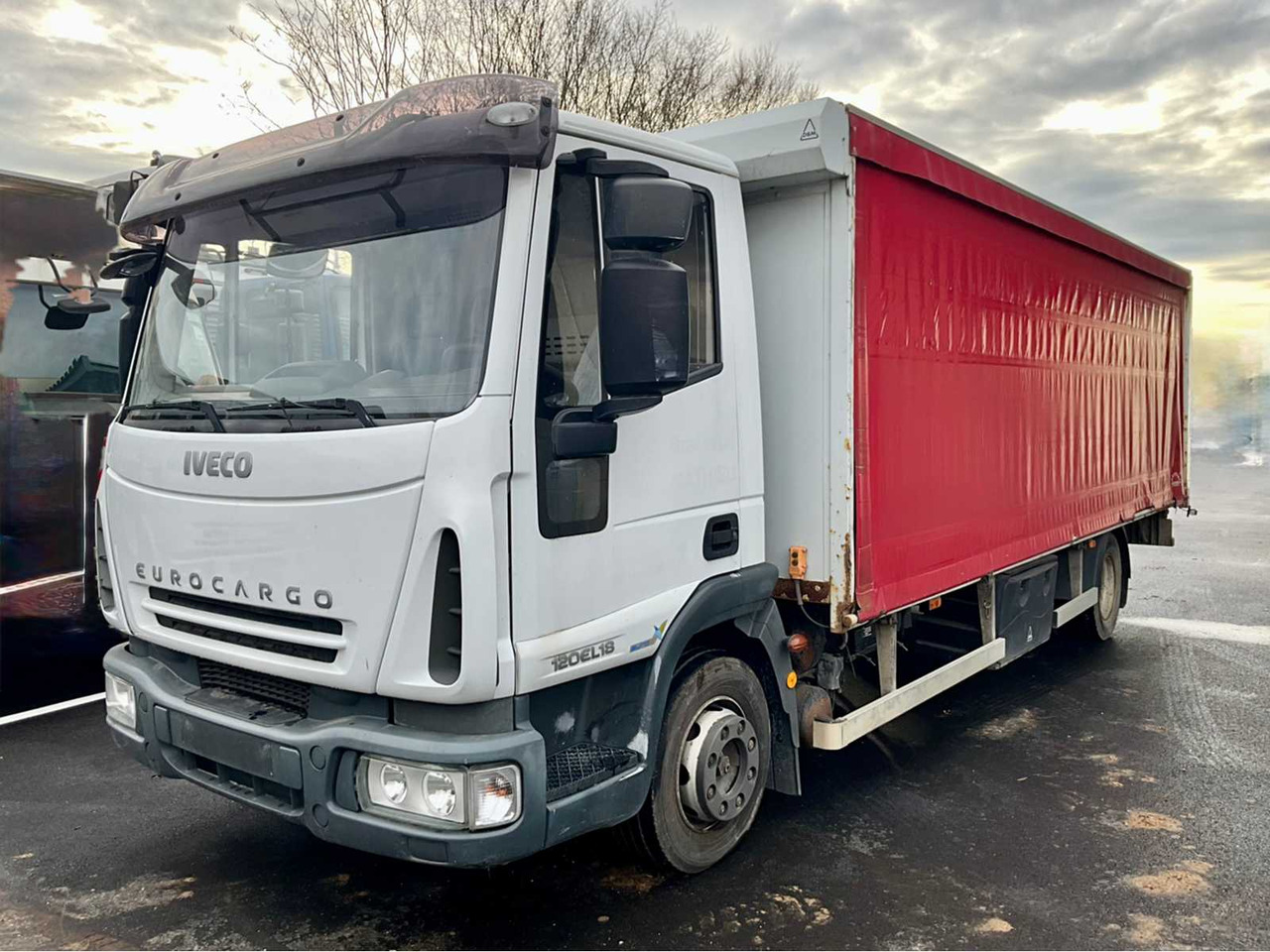 IVECO EUROCARGO 120EL18 - HYDRAULIC TAIL LIFT & TARPAULINS - 140000KM - Kamion: slika 1 IVECO EUROCARGO 120EL18 - HYDRAULIC TAIL LIFT & TARPAULINS - 140000KM - Kamion: slika 1