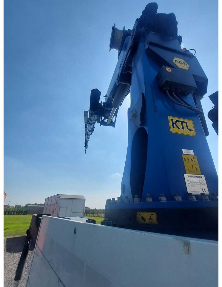 Kamion IVECO - TRACTOR - TRUCK - 2009 WITH PALLFINGER CRANE: slika 11