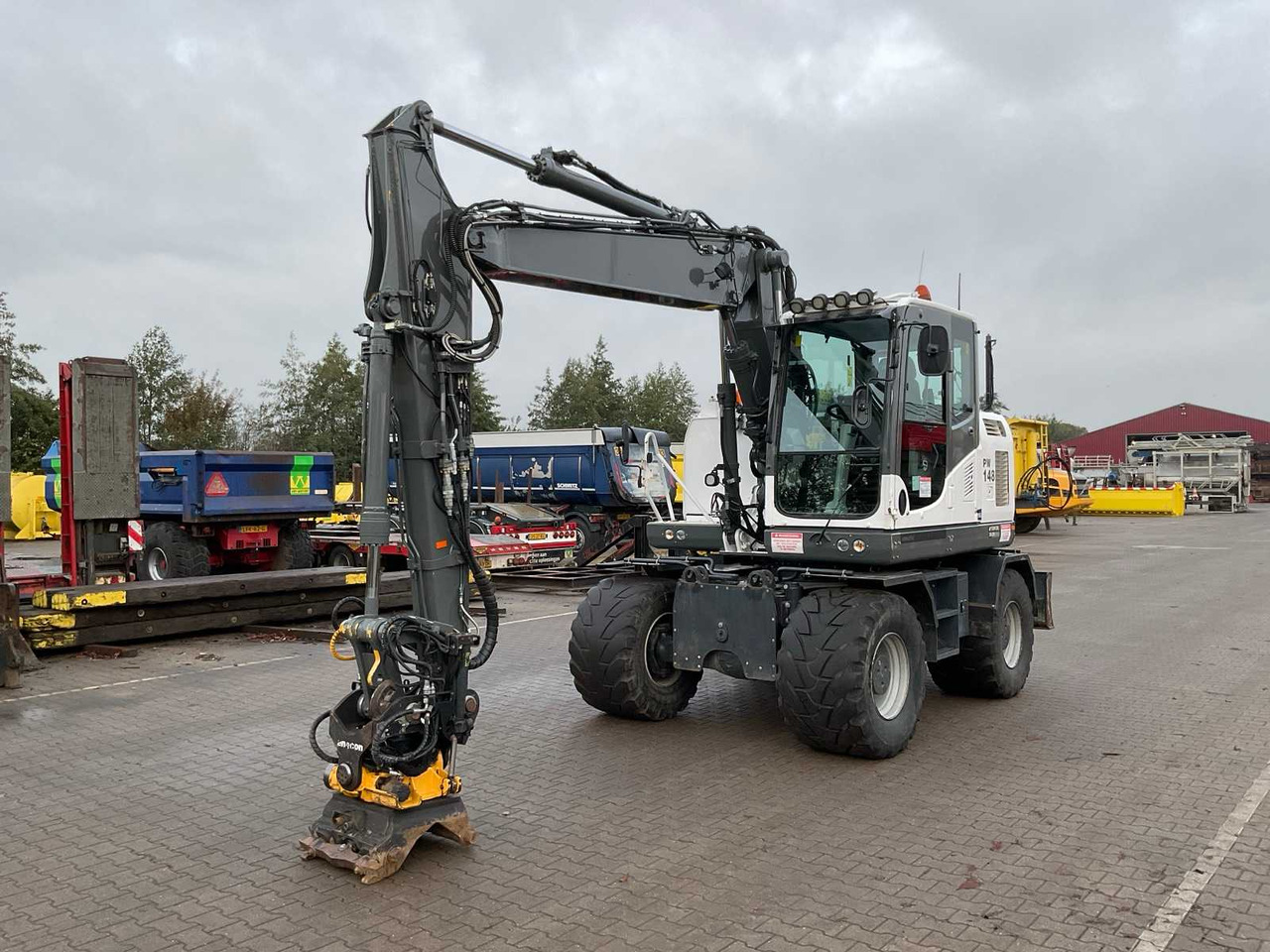 Komatsu PW148-10 - Bager točkaš: slika 2 Komatsu PW148-10 - Bager točkaš: slika 2