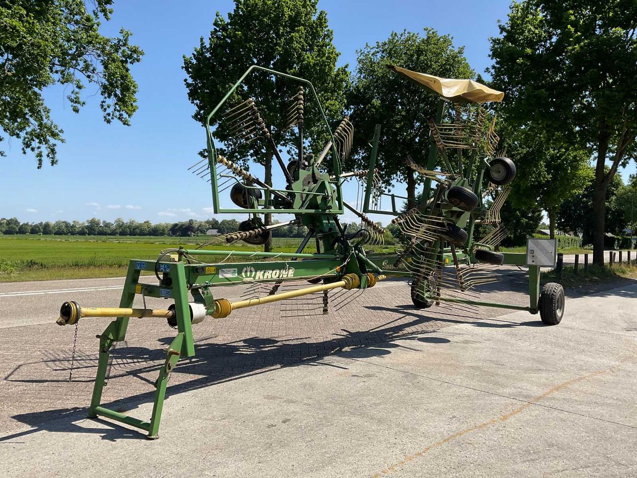 Krone Swadro 1201 - Oprema za prevrtanje i razlaganje: slika 1 Krone Swadro 1201 - Oprema za prevrtanje i razlaganje: slika 1