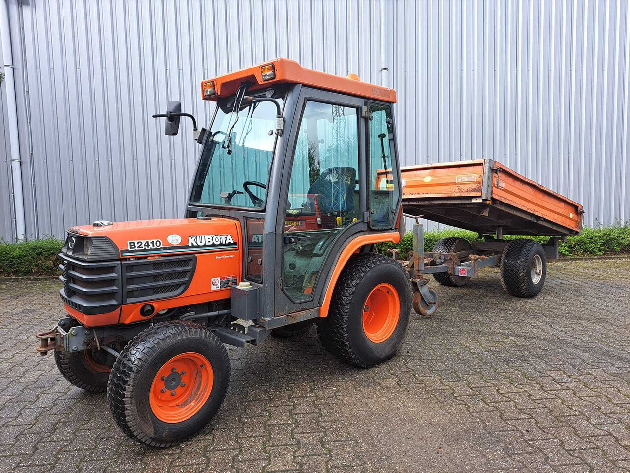 Kubota B4 - Mali traktor: slika 1 Kubota B4 - Mali traktor: slika 1