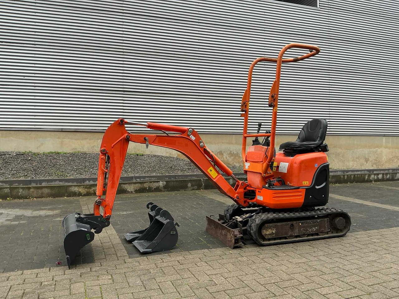 Kubota U10-3 - Mini bager: slika 1 Kubota U10-3 - Mini bager: slika 1