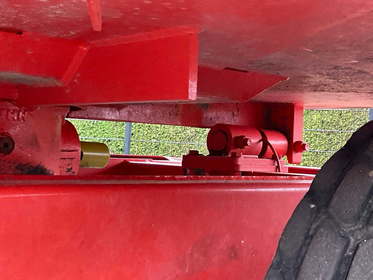 Prikolica za mešanje stočne hrane Kuhn Euromix 1270: slika 13