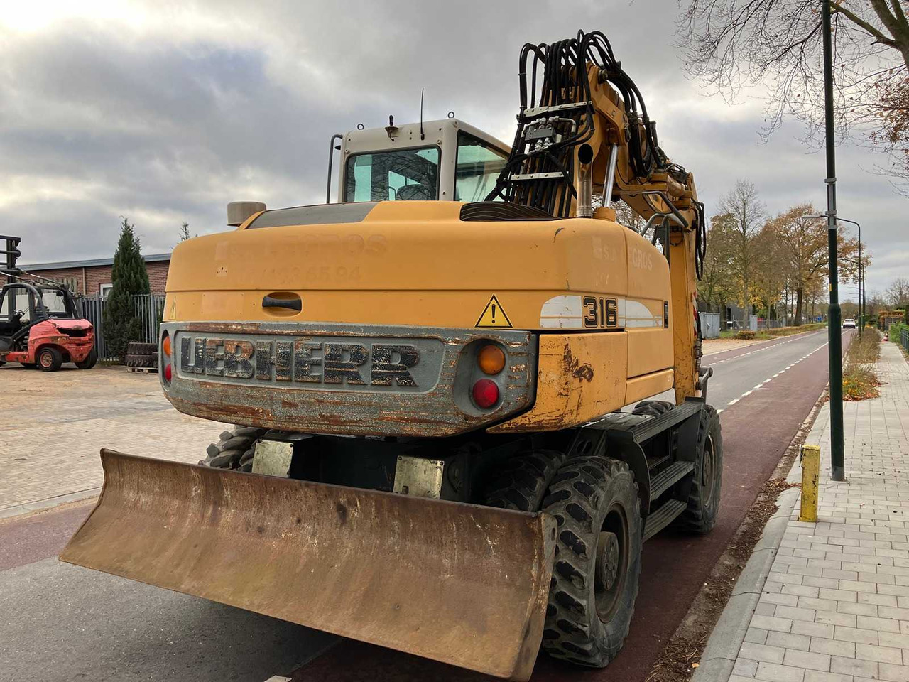 LIEBHERR - 2008 - A316 LITRONIC - WHEELED EXCAVATOR - Bager točkaš: slika 5 LIEBHERR - 2008 - A316 LITRONIC - WHEELED EXCAVATOR - Bager točkaš: slika 5
