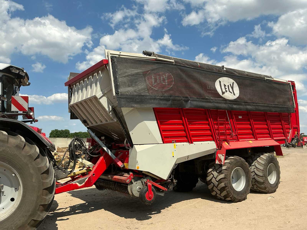 Lely Tigo XR75 - Prikolica sa automatskim punjenjem: slika 1 Lely Tigo XR75 - Prikolica sa automatskim punjenjem: slika 1