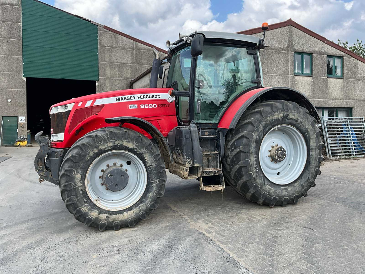 MASSEY FERGUSON MF 8690 PS - Traktor: slika 2 MASSEY FERGUSON MF 8690 PS - Traktor: slika 2