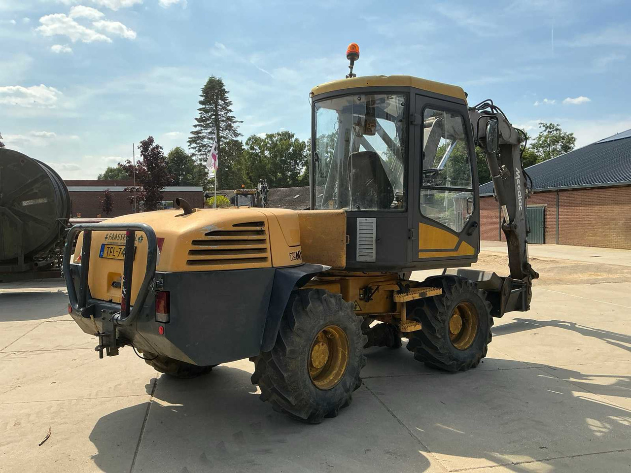 Mecalac 12MXT - Bager utovarivač: slika 5 Mecalac 12MXT - Bager utovarivač: slika 5