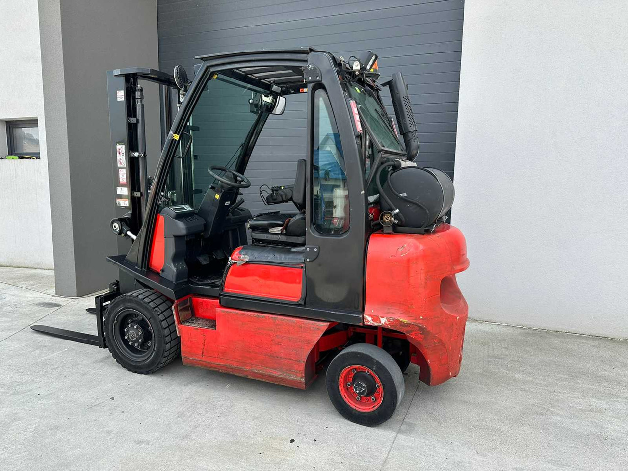 NISSAN - U1D2A25LQ - FORKLIFT TRUCKS - 2016 - Viljuškar: slika 3 NISSAN - U1D2A25LQ - FORKLIFT TRUCKS - 2016 - Viljuškar: slika 3