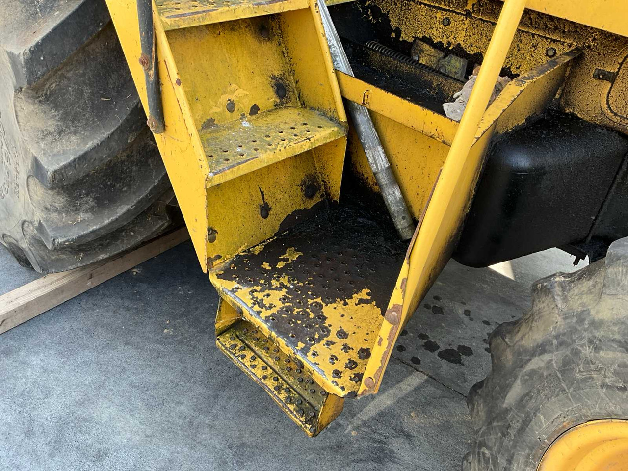 Traktor New Holland FX28: slika 20