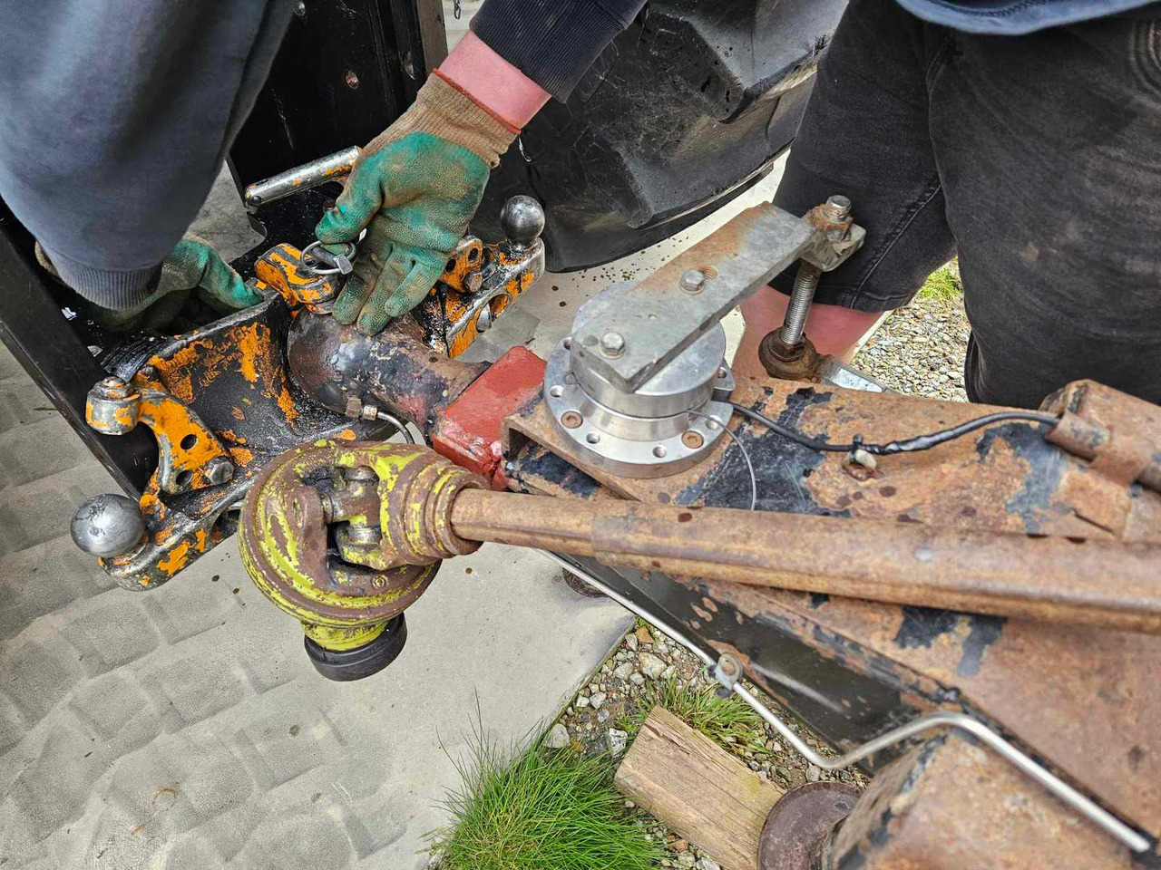 Peecon CAR-260L - Traktorska prikolica za farmu/ Kiper: slika 2 Peecon CAR-260L - Traktorska prikolica za farmu/ Kiper: slika 2