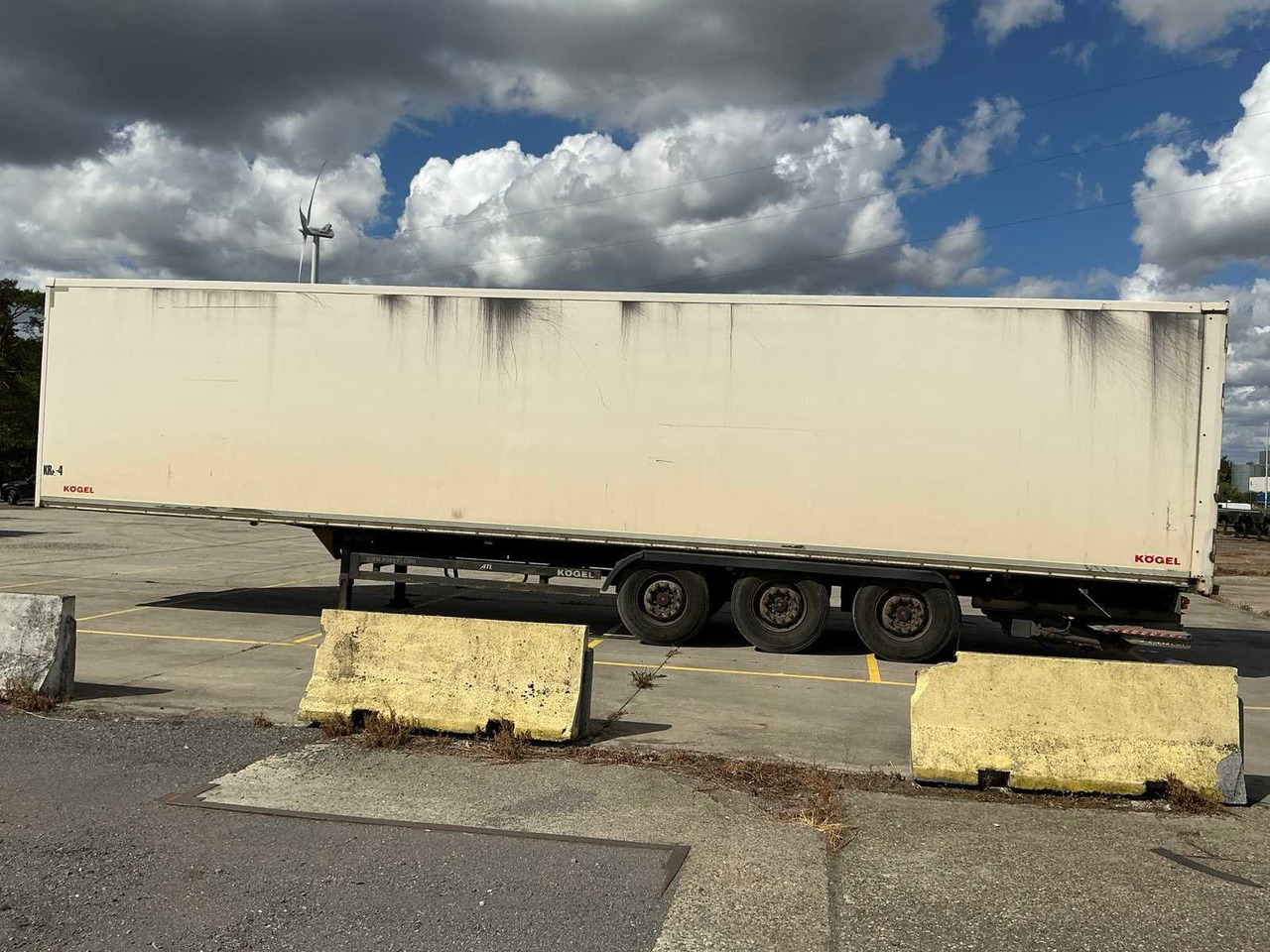 2012 KOGEL S 24-3 BOX SEMI-TRAILER - Poluprikolica: slika 2 2012 KOGEL S 24-3 BOX SEMI-TRAILER - Poluprikolica: slika 2