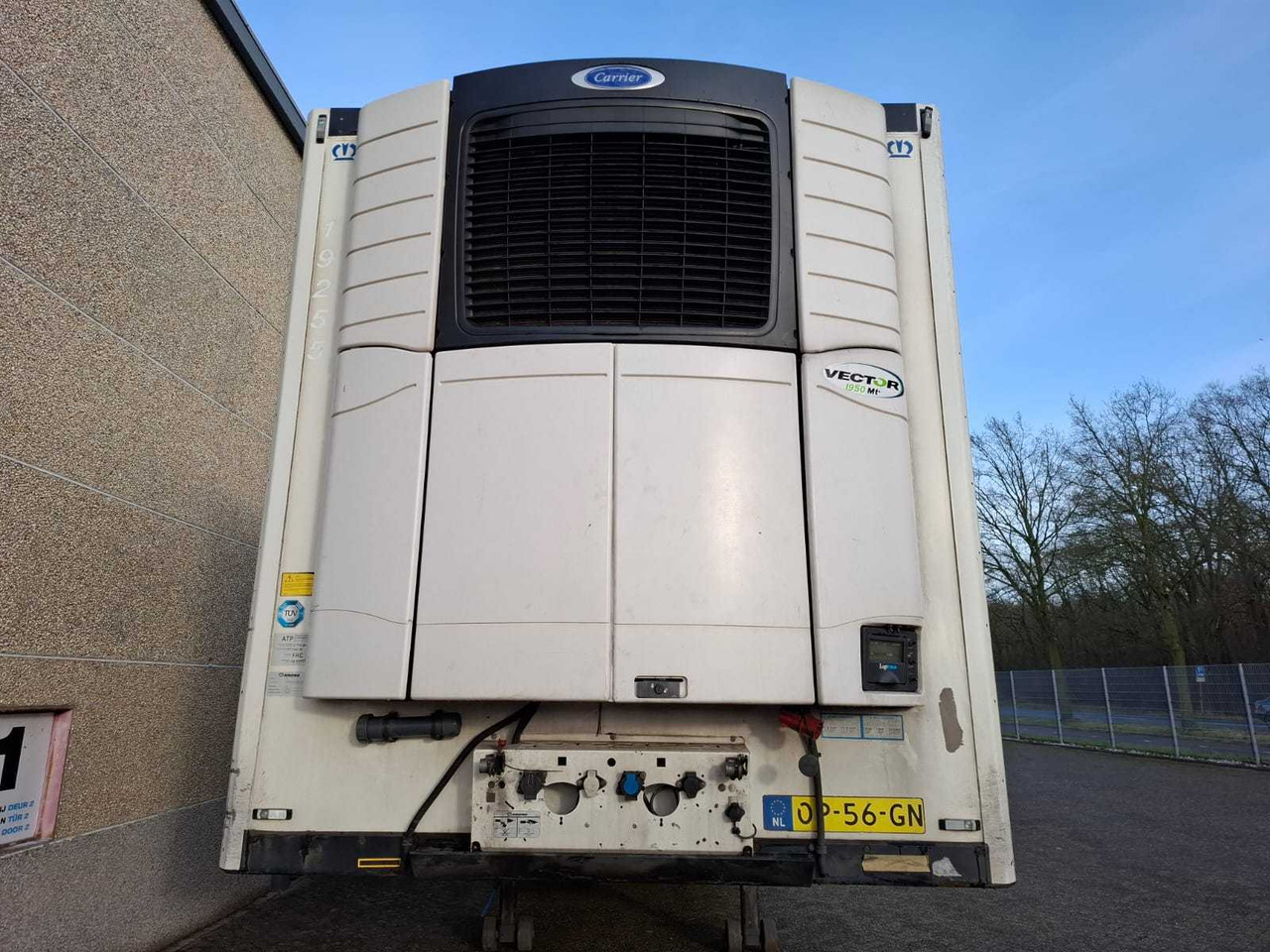 KRONE - 2016 - TKS MEETHANG - SEMI-TRAILER - Poluprikolica: slika 2 KRONE - 2016 - TKS MEETHANG - SEMI-TRAILER - Poluprikolica: slika 2