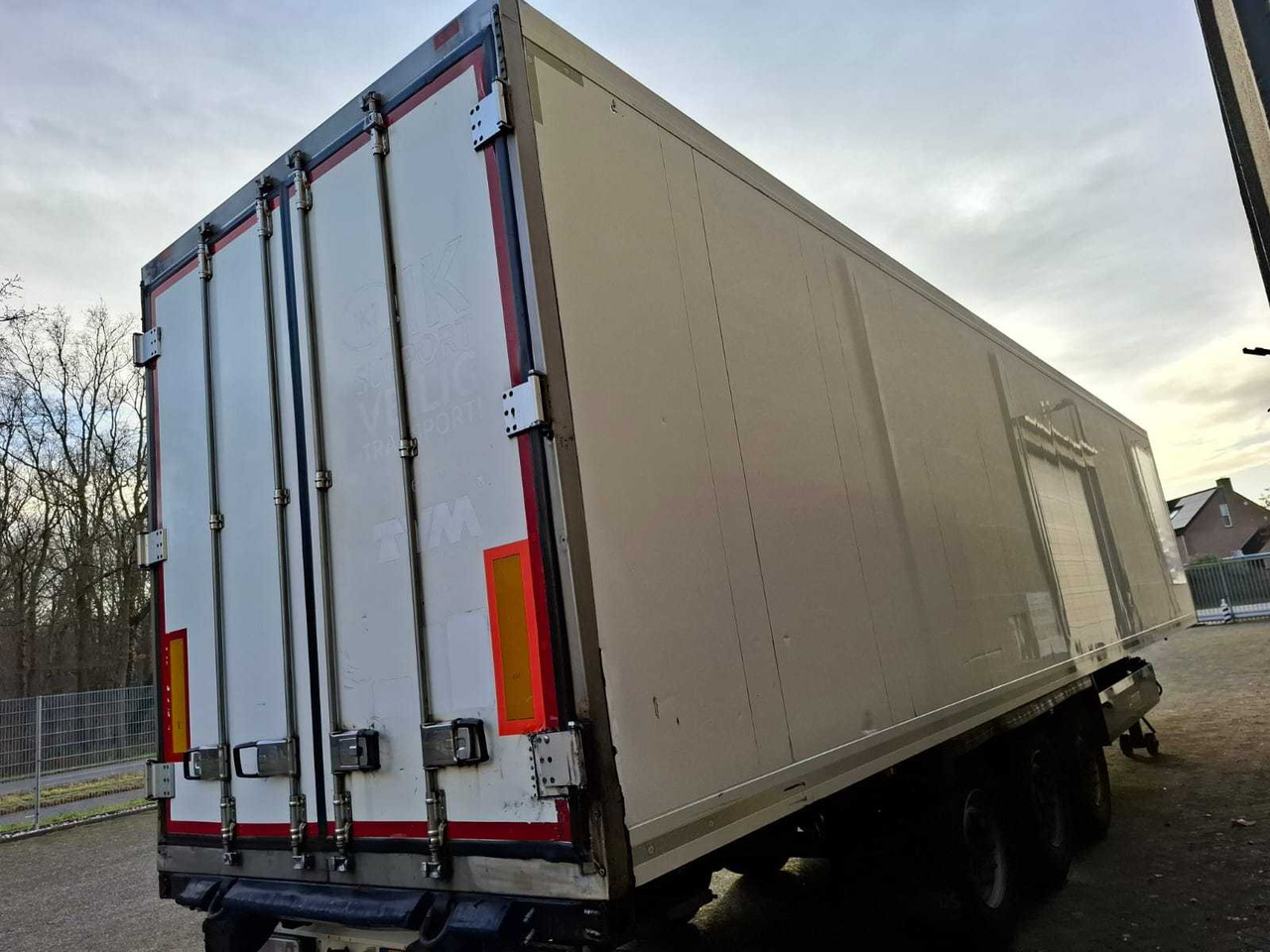 KRONE - 2016 - TKS MEETHANG - SEMI-TRAILER - Poluprikolica: slika 3 KRONE - 2016 - TKS MEETHANG - SEMI-TRAILER - Poluprikolica: slika 3