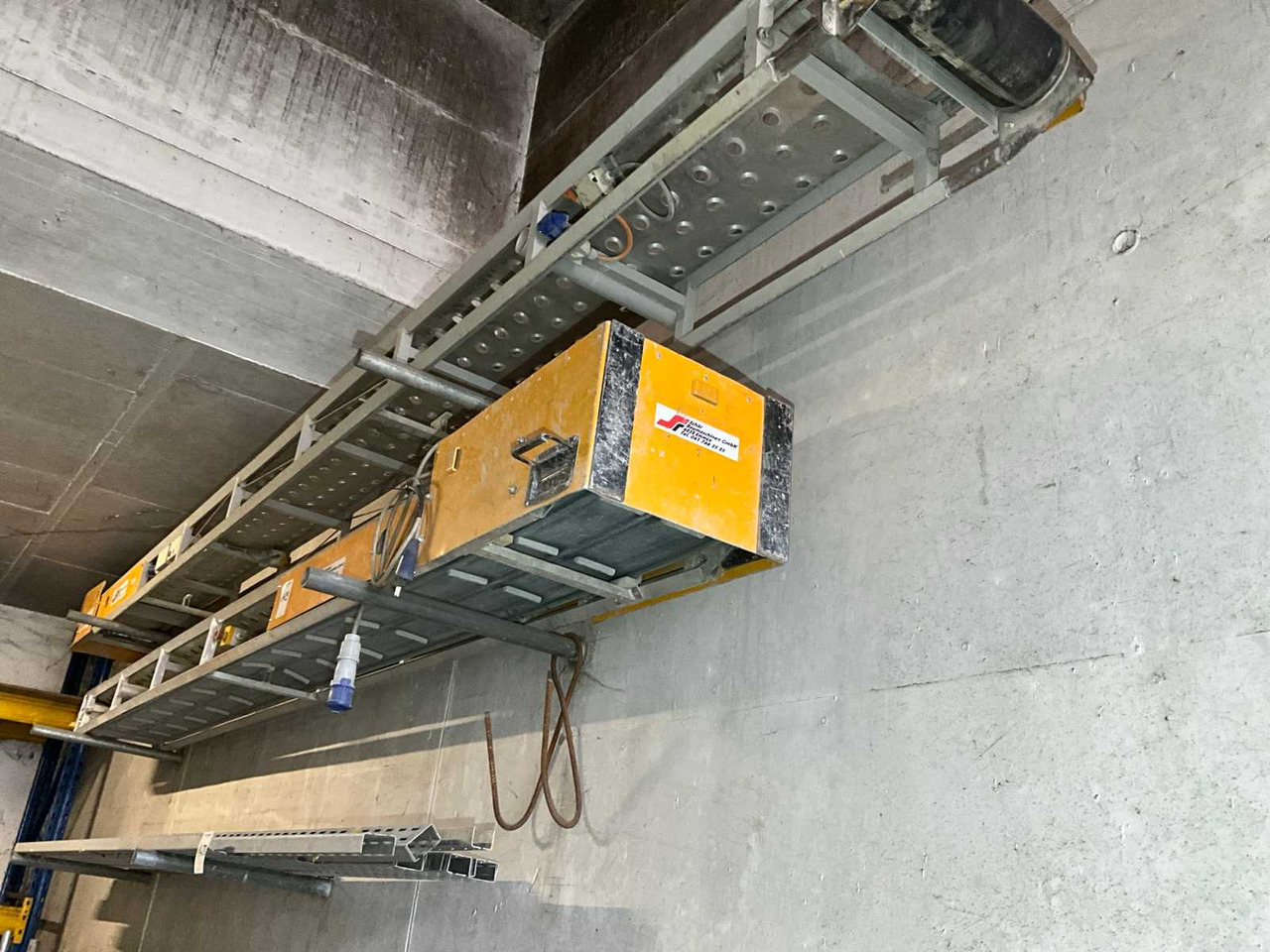 Rubble conveyor belt - Trakasti transporter: slika 1 Rubble conveyor belt - Trakasti transporter: slika 1
