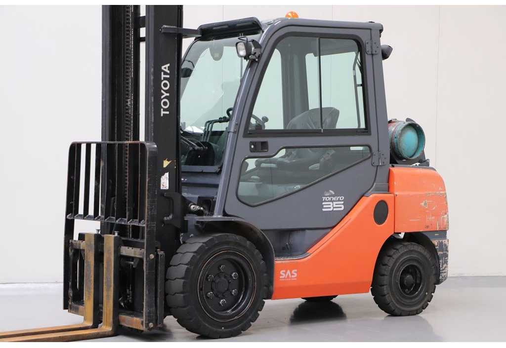 TOYOTA - 02-8FGJF35 - FORKLIFT, SIDESHIFT, 2015, 5M - Viljuškar: slika 1 TOYOTA - 02-8FGJF35 - FORKLIFT, SIDESHIFT, 2015, 5M - Viljuškar: slika 1