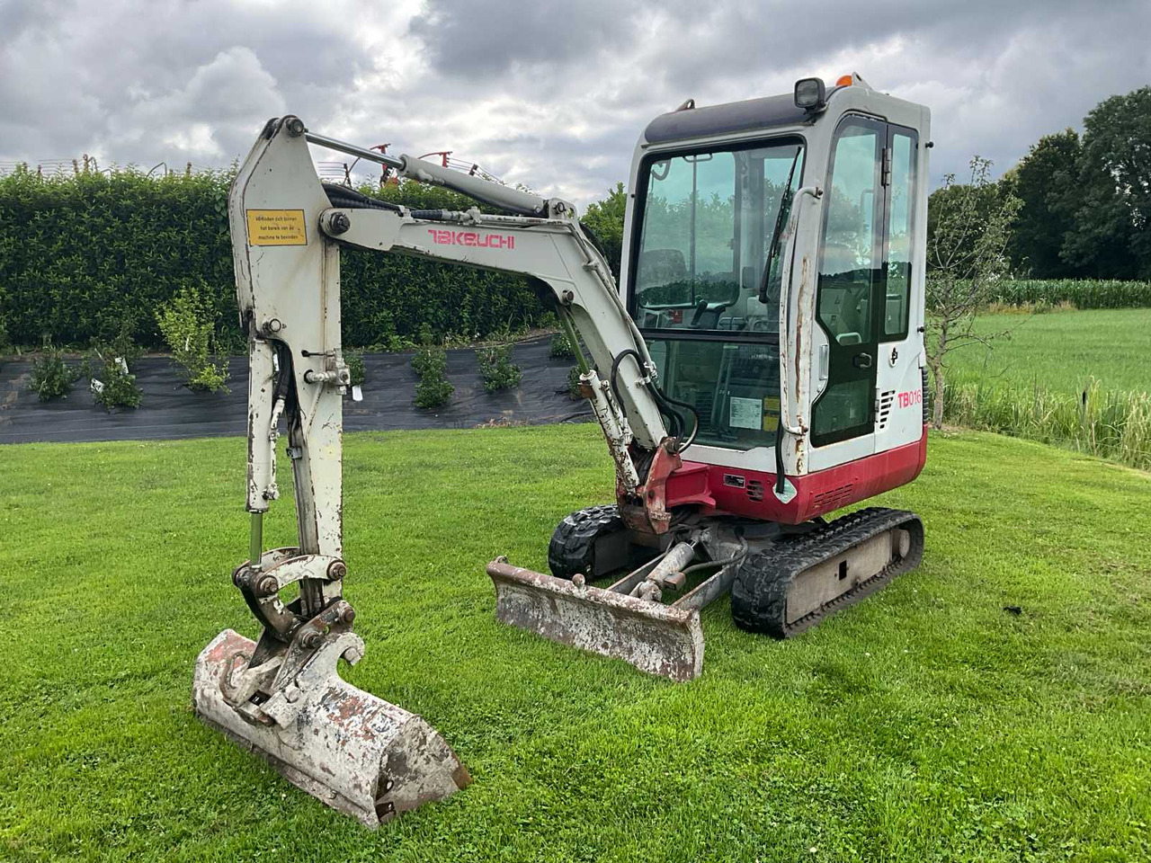 Takeuchi TB016 - Mini bager: slika 1 Takeuchi TB016 - Mini bager: slika 1