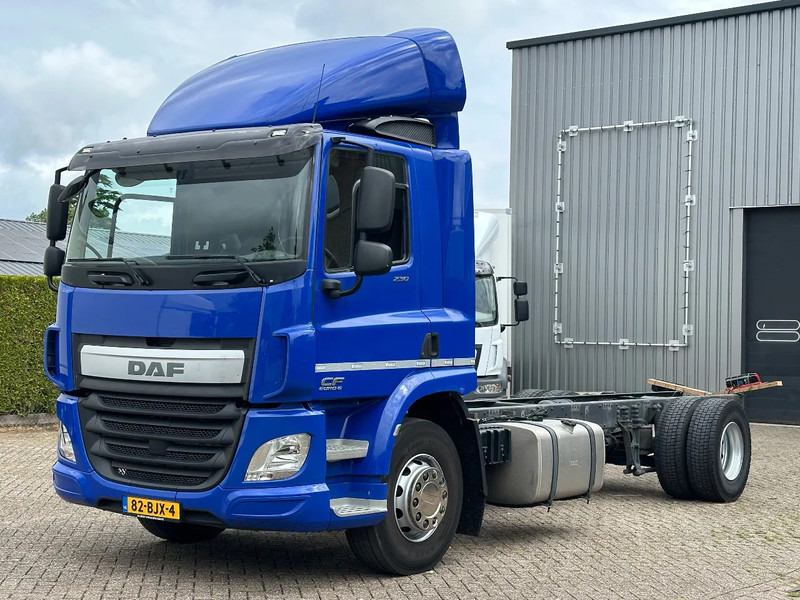DAF CF 250 CF250. EURO6. - Kamion sa golom šasijom i zatvorenom kabinom: slika 1 DAF CF 250 CF250. EURO6. - Kamion sa golom šasijom i zatvorenom kabinom: slika 1