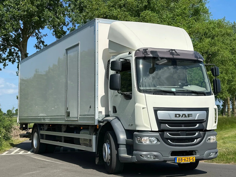 DAF CF 320 LF320.19 EURO6. 830x248x260 - Kamion sa zatvorenim sandukom: slika 2 DAF CF 320 LF320.19 EURO6. 830x248x260 - Kamion sa zatvorenim sandukom: slika 2