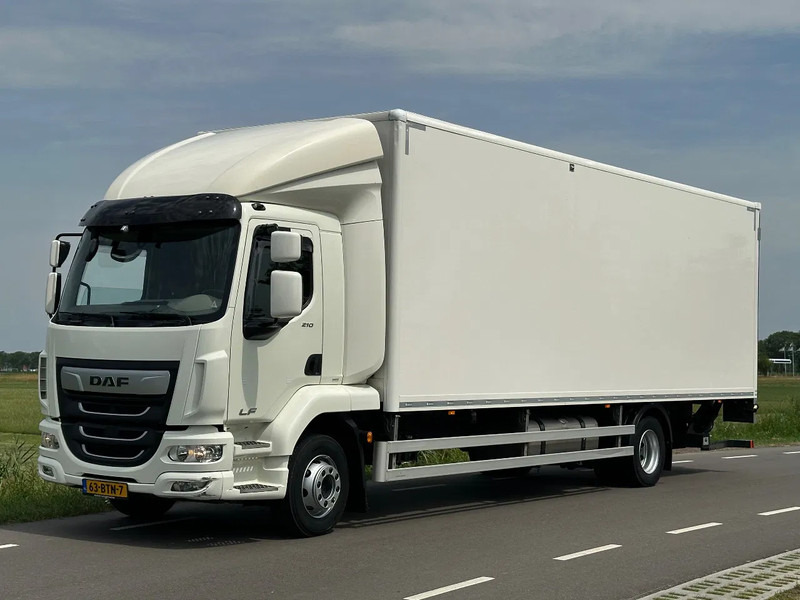 DAF LF 210 LF210.14. EURO6. 2022. 183401km 805x248x248. Bakwagen met Laadklep 2500kg - Kamion sa zatvorenim sandukom: slika 1 DAF LF 210 LF210.14. EURO6. 2022. 183401km 805x248x248. Bakwagen met Laadklep 2500kg - Kamion sa zatvorenim sandukom: slika 1